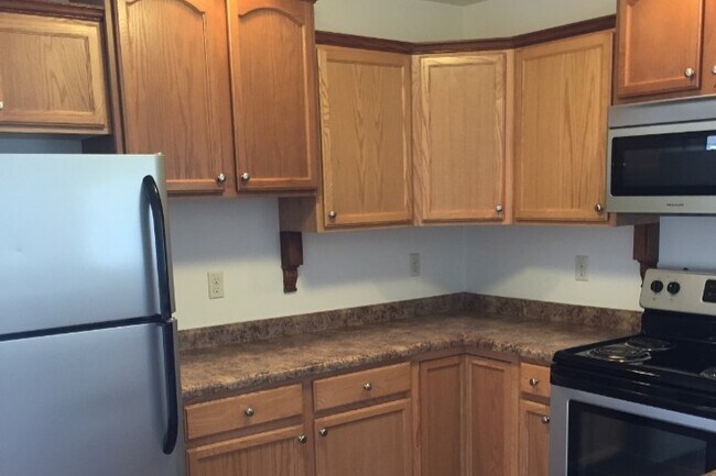 Kitchen 3 - 1115 Ridge Creek Cir