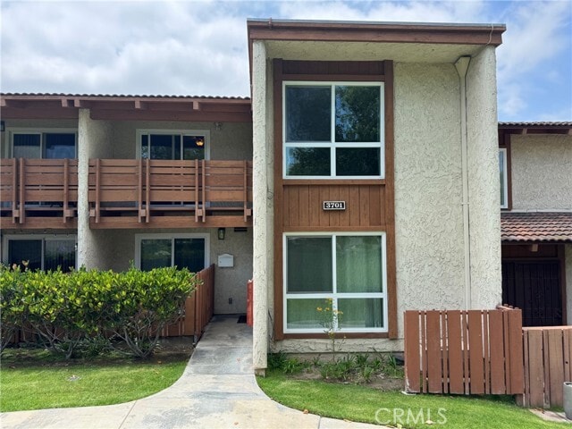 Building Photo - 3701 Country Club Dr