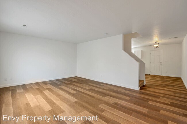 Foto del edificio - 3 br, 2 bath House - 2037 N. 2165 W.