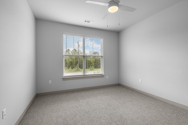 Building Photo - Allure Apartments LLC