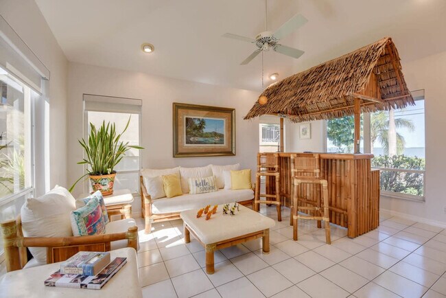 Foto del edificio - 8 Floral Ave