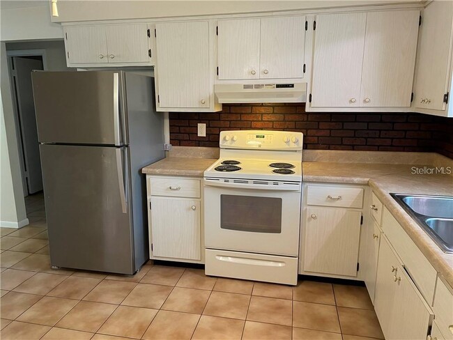 Building Photo - 333 Lagoon Dr