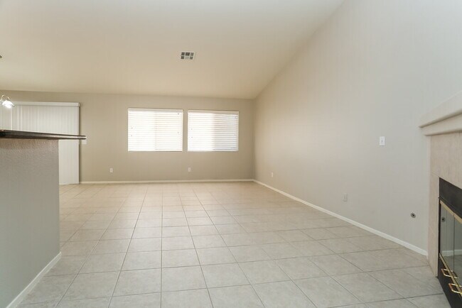 Building Photo - 2606 Tropical Sands Ave