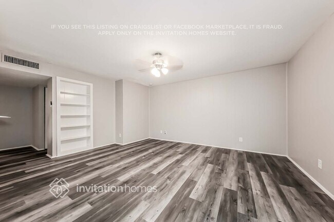 Foto del edificio - 2709 Clover Valley Dr