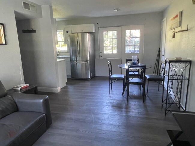 Photo - 5525 Lunsford Dr House