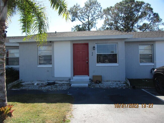 Building Photo - 52 Lake Villa Way