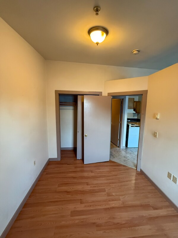 Foto del edificio - 279 N Main St