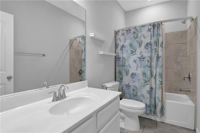Foto del edificio - 724 Topsail Ln