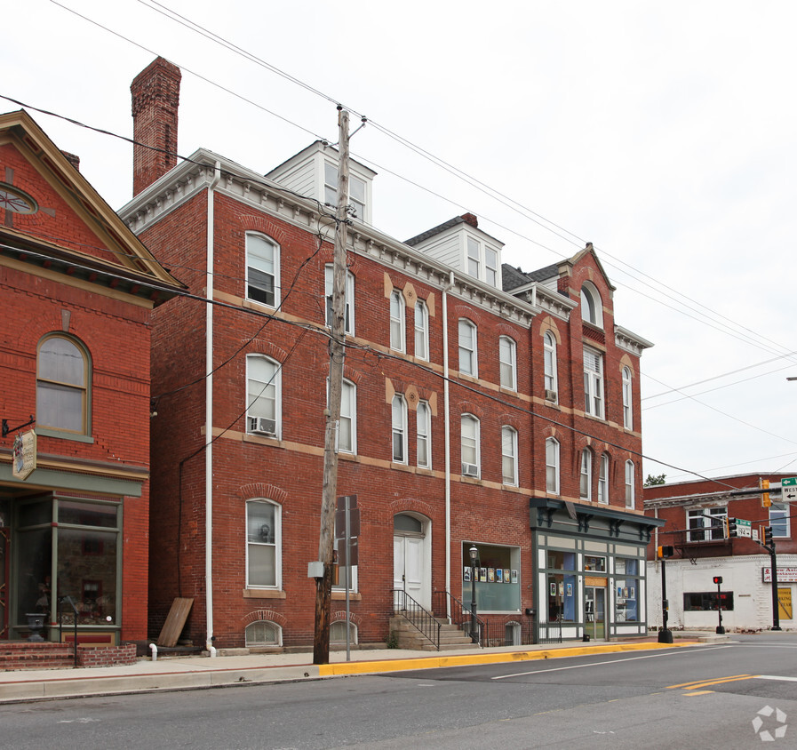 Building Photo - 2 Frederick St