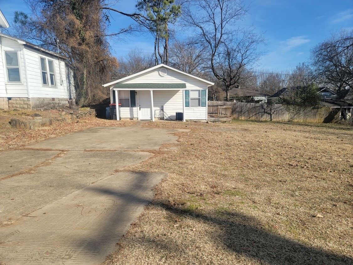 Primary Photo - 216 Fayetteville Rd