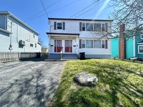Building Photo - 20 Smith Ave