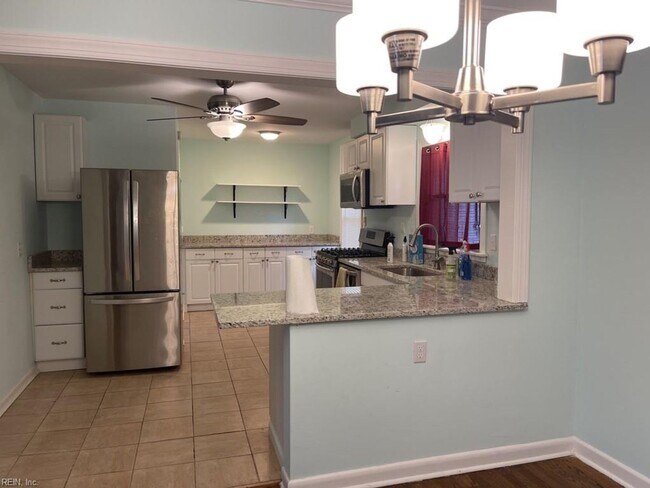 Building Photo - Camelia Shores