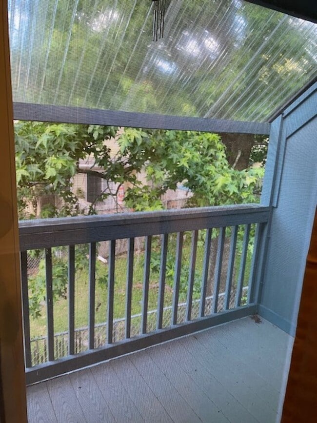 Building Photo - 145 Colonial Cir