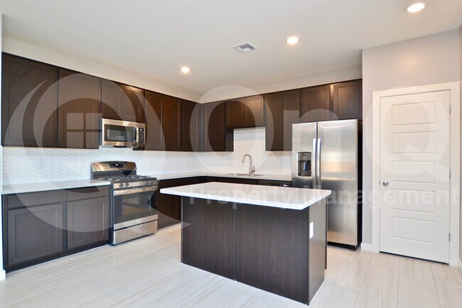 Building Photo - 2524 N Abbey Rd