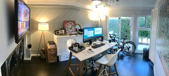 Building Photo - 100 Driftwood St