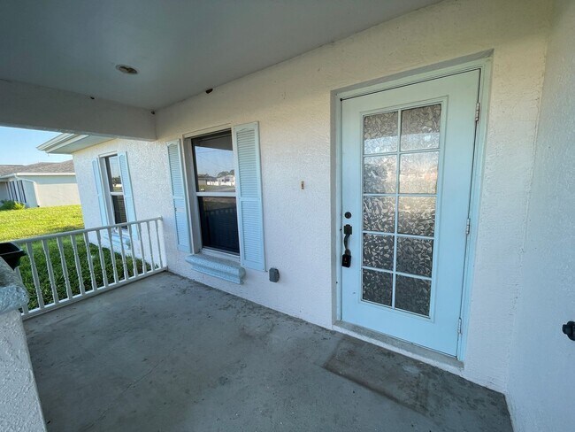 Foto del edificio - PRICE REDUCTION: Spacious and Charming 3 B...