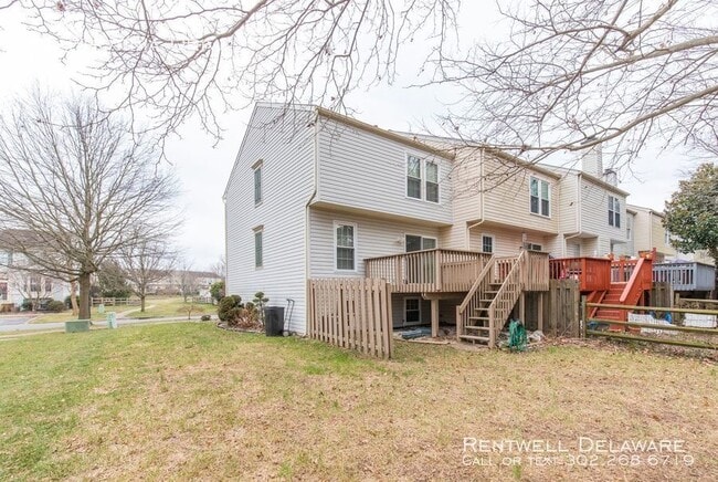 Building Photo - 22 Photinia Dr