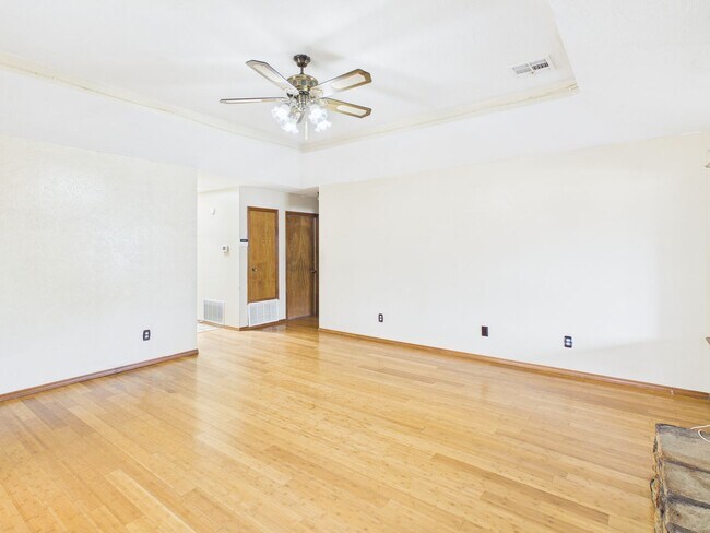 Building Photo - 807 NW 68th St