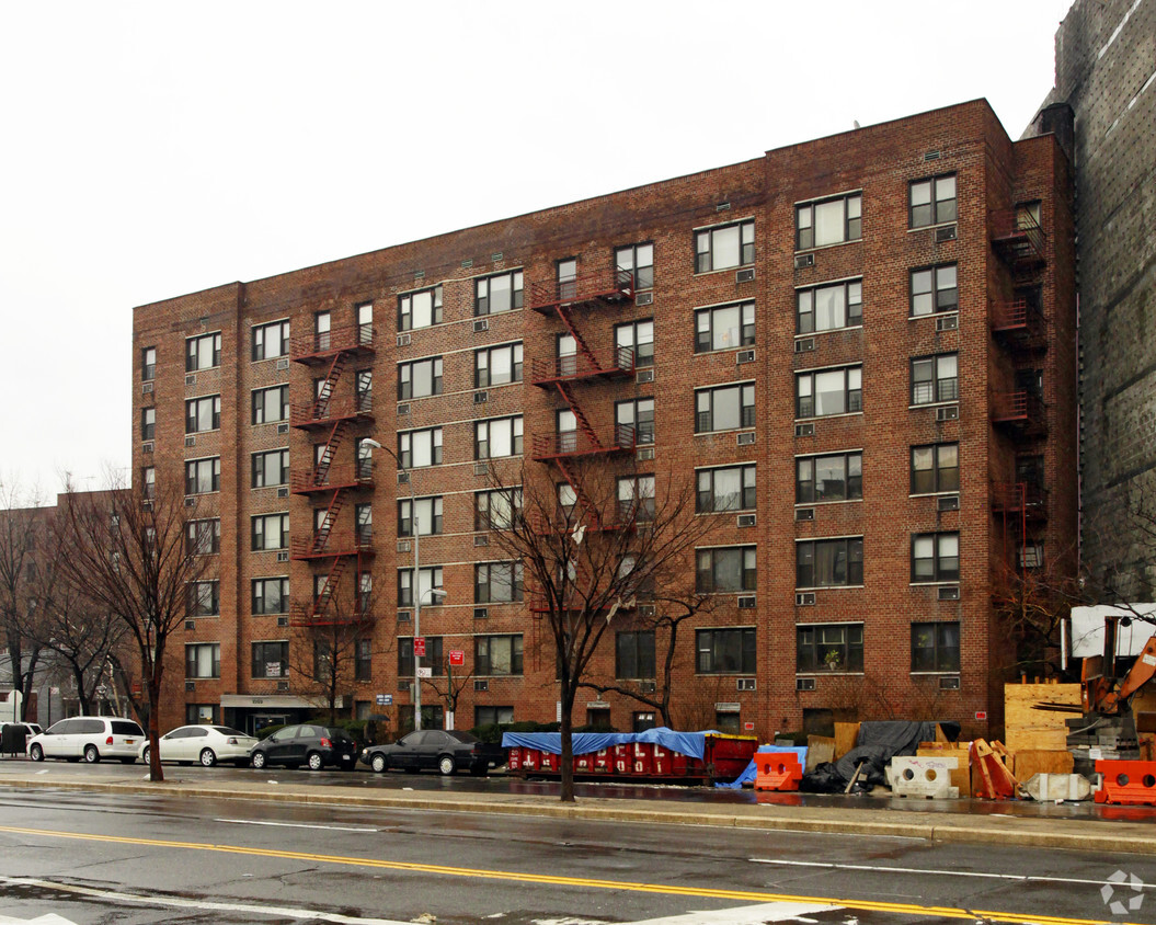 Building Photo - 2960 Grand Concourse