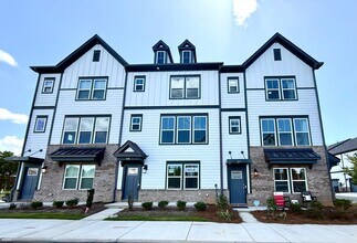 Building Photo - 414 Silver Star Blvd