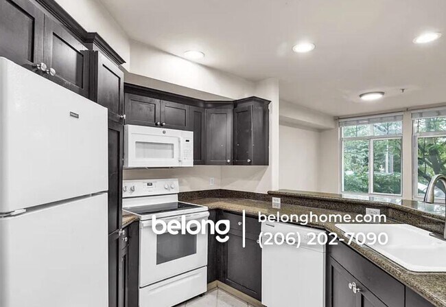 Foto del edificio - 611 Highland Dr