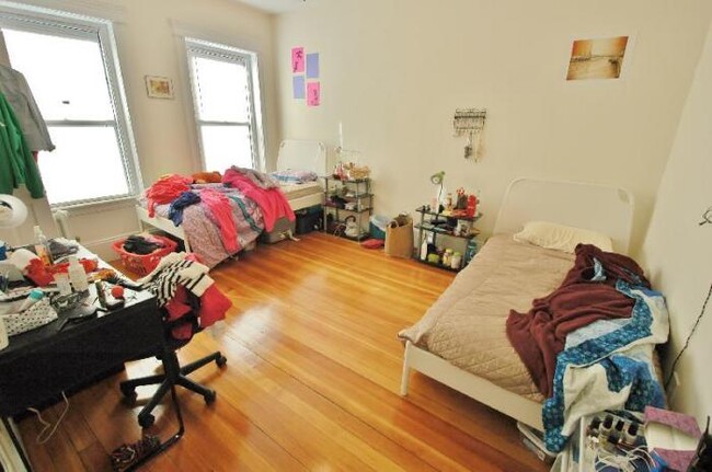 Building Photo - 2 bedroom in Boston MA 02115