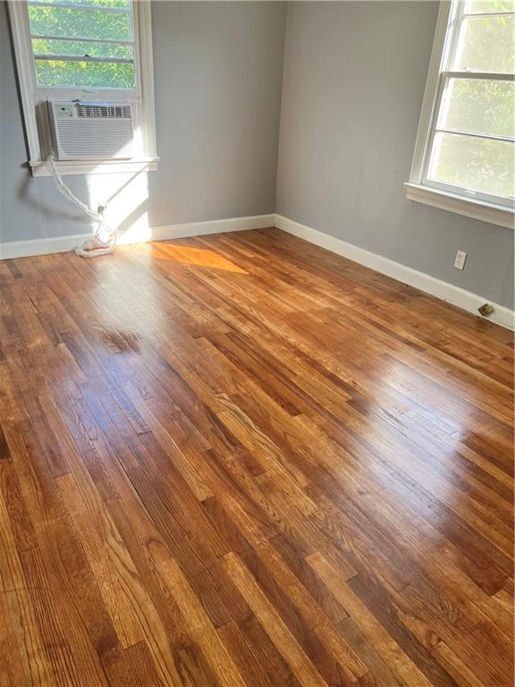 Building Photo - 1540 Burton Ave