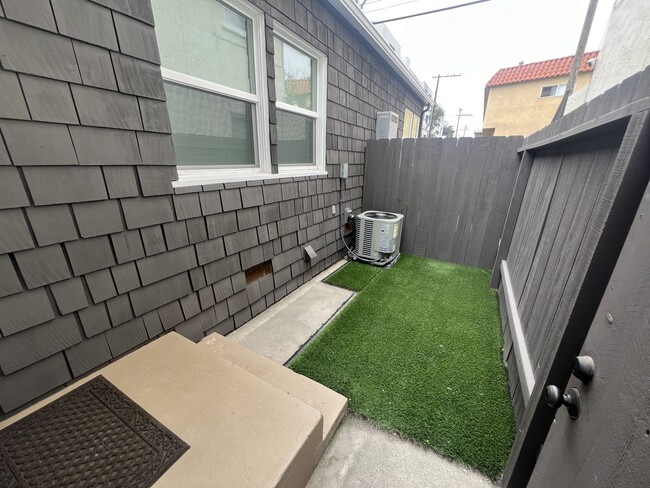Private Entry Yard Space - 110 Driftwood St