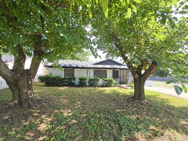 Photo - 548 Highfall Dr House