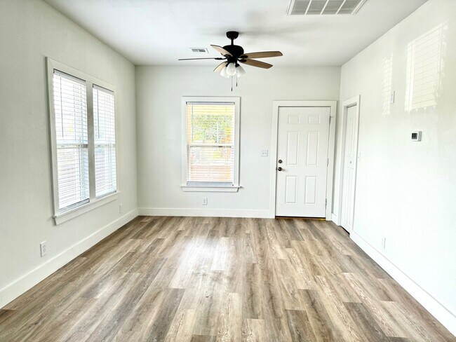 Foto del edificio - 1007 S Quincy Ave