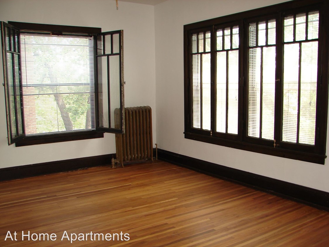 Primary Photo - 136 Laurel Ave