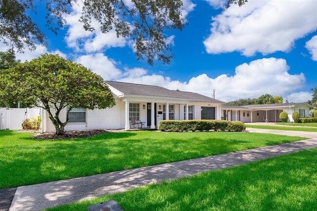 Building Photo - 2426 Whitehall Cir