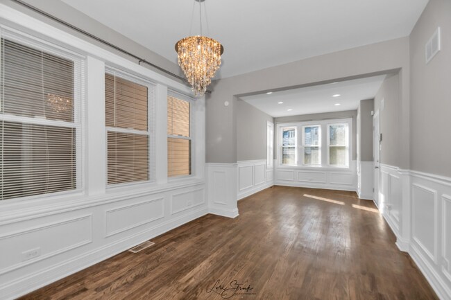 Foto del edificio - 8449 S Brandon Ave