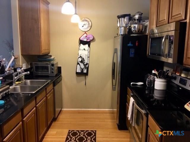 Foto del edificio - 13420 Lyndhurst St