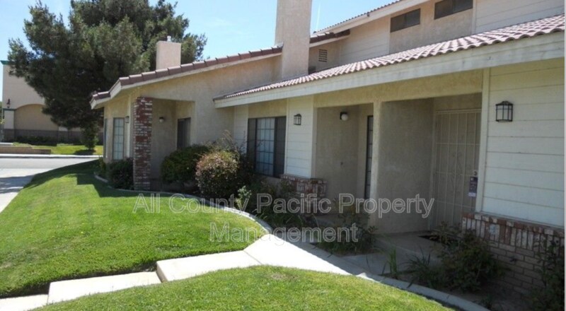 Building Photo - 43653 8th St E