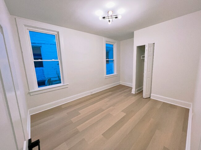 Foto del edificio - 720 E 41st St