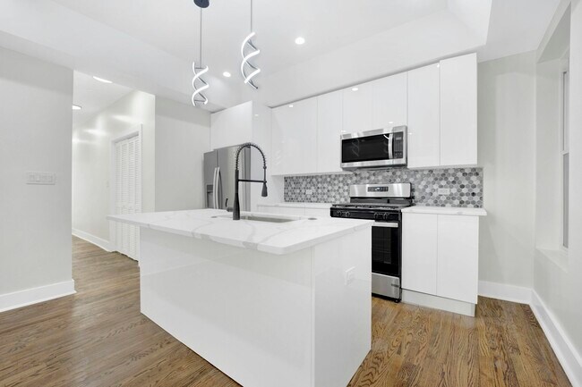 Foto del edificio - 4927 S Prairie Ave