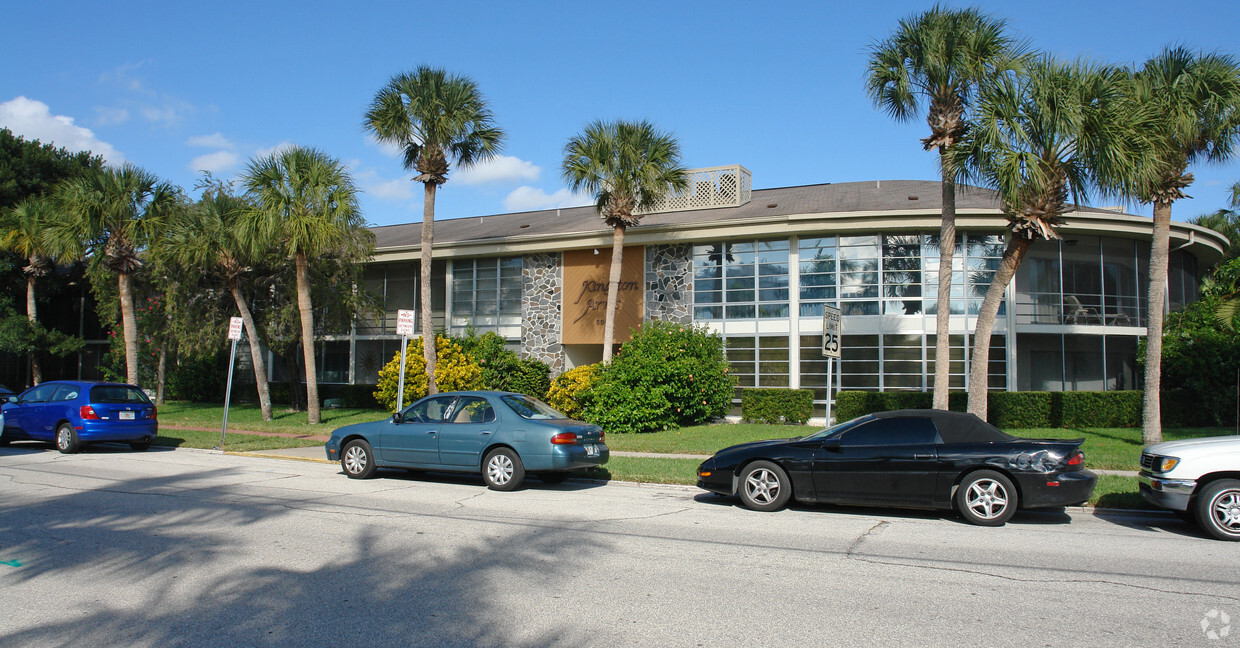 Primary Photo - Kingston Arms Apartments