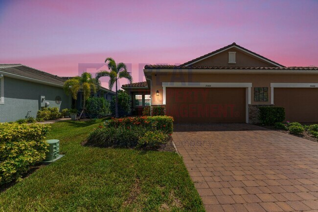 Building Photo - Stunning 2 bedroom Villa available now!