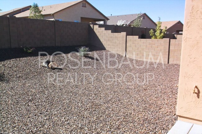 Foto del edificio - Beautiful 4-bedrooms, 2-baths home nestled...