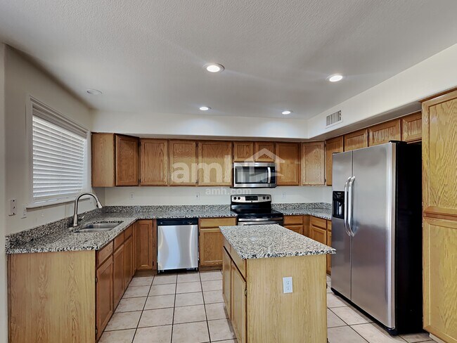 Foto del edificio - 2710 N 122nd Ave