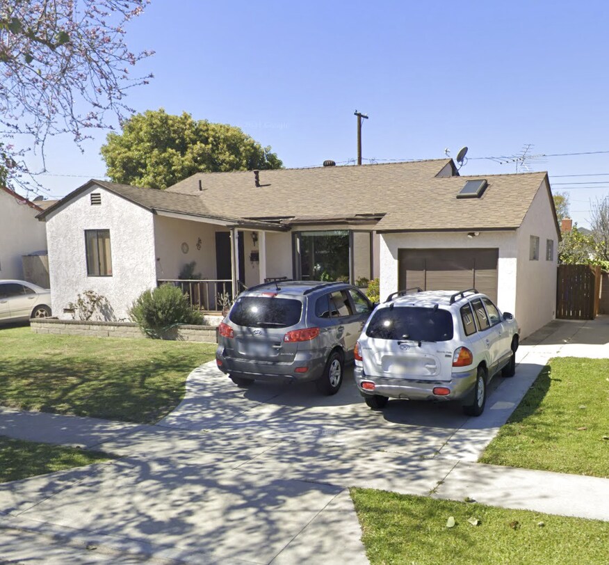 Front of house 2 car parking - 22909 Broadwell Ave