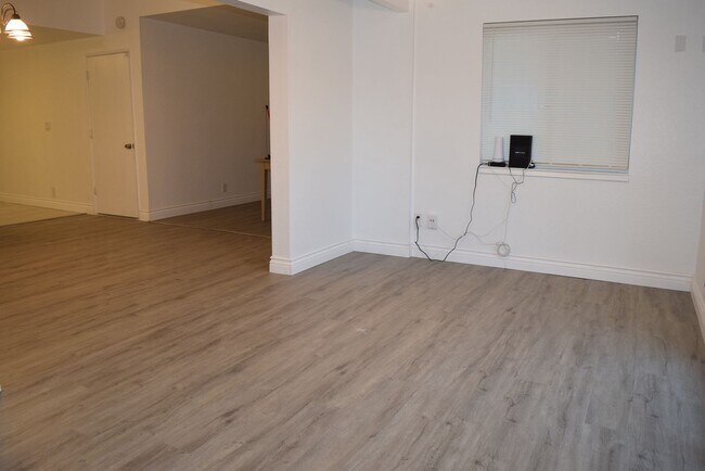 Foto del edificio - 2586 S Whitney Blvd