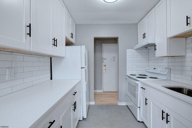 Foto del edificio - 138 Roseland Ave