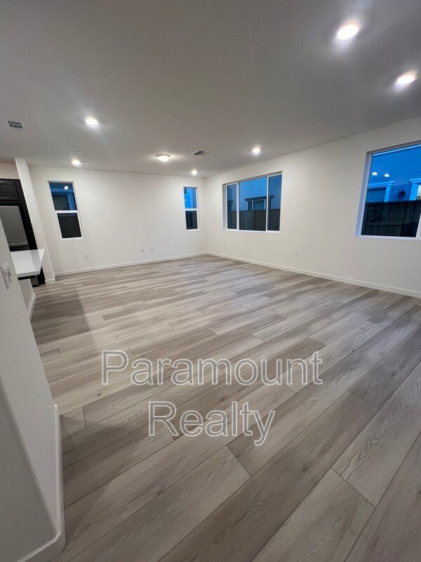 Foto del edificio - 5459 Knights Valley Ln