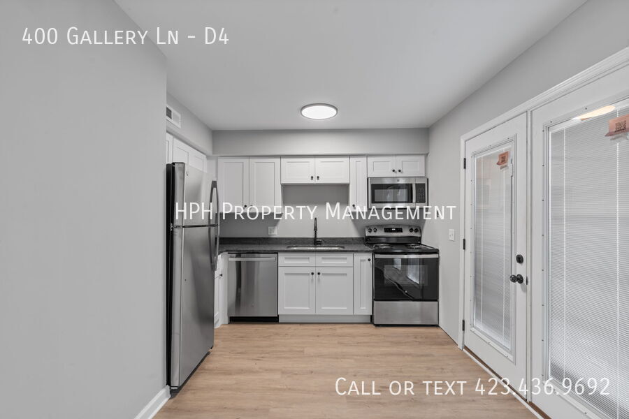 Primary Photo - 400 Gallery Ln