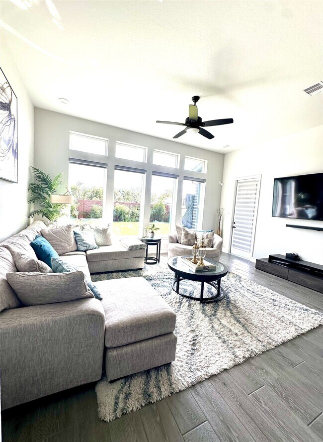 Building Photo - 10130 Water Harbor Dr