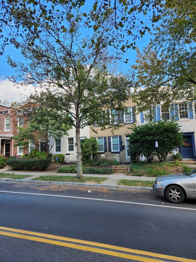 Foto del edificio - 2103 37th St NW