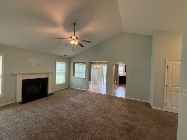 Foto del edificio - 3 Bedroom 2 Bath in Richlands