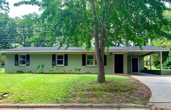 Building Photo - 907 Boyce St